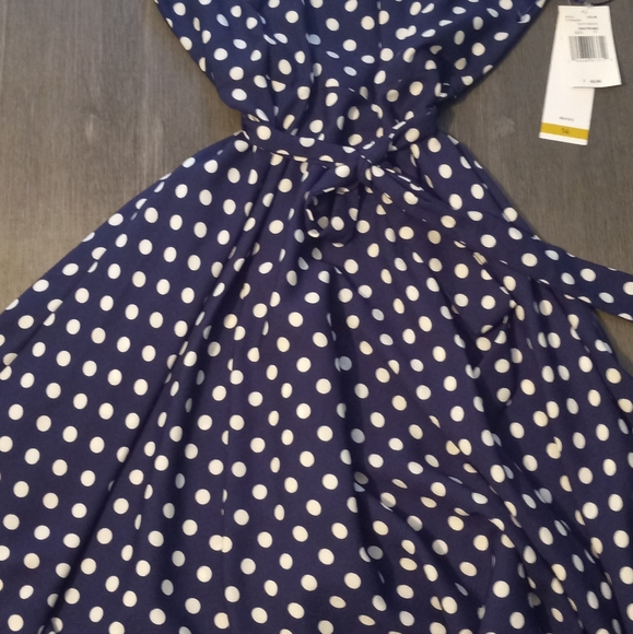 Blue polka dot dress with tie at the waist. - Picture 2 of 3